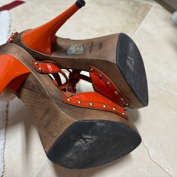 Stunning heels authentic 8.5 - Picture 5 of 8